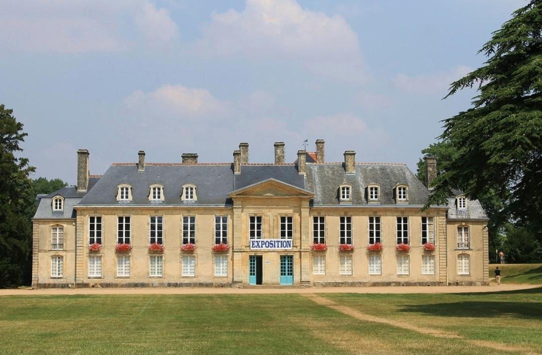 La Chambre Des Remparts Falaise  Exterior photo